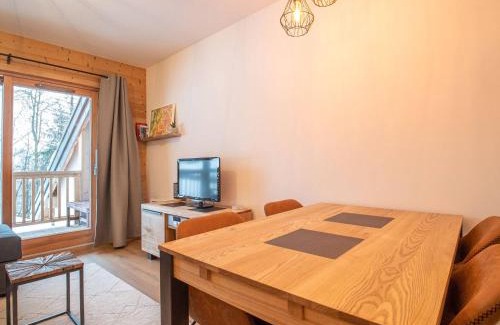 Valmorel Apartment | Valmorel: Appt 6 pers, 2 ch, parking, wifi, skis aux pieds - FR-1-356-511