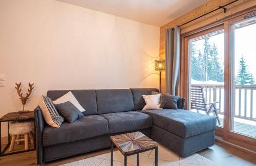 Valmorel Apartment | Valmorel: Appt 6 pers, 2 ch, parking, wifi, skis aux pieds - FR-1-356-511