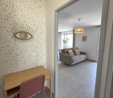 Serignan Apartment | Valras-Loc Naia cosy avec piscine
