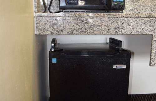Blanks Hotel | Value Inn Livonia