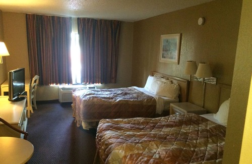 Bearss Plaza Hotel | Value Lodge Busch Gardens Tampa