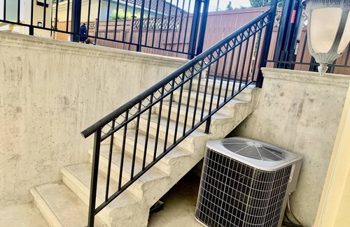 Oakridge House | Van east basement with 2 bed rooms with queen size bed