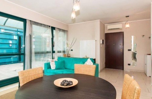 Aurora Apartment | Vanchiglietta Terrace Apartment