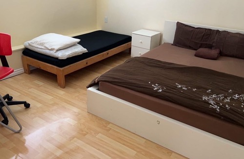Burnaby Hotel | Vancouver Backpacker House