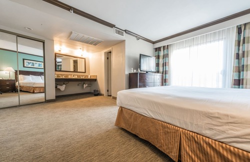 Covina Hotel | Vanllee Hotel and Suites