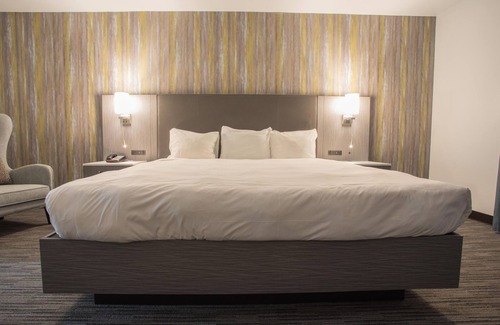 Covina Hotel | Vanllee Hotel and Suites