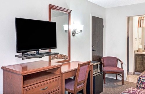 Woodland Hills Hotel | Vantage Point Inn Woodland Hills