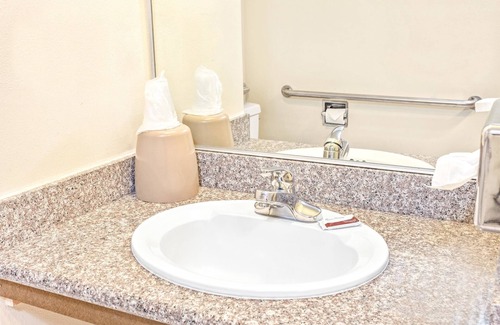 Woodland Hills Hotel | Vantage Point Inn Woodland Hills