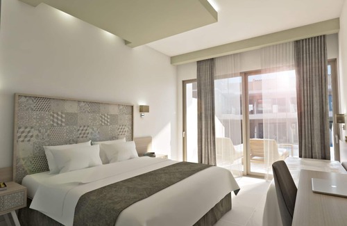 Paralia Kourna Cabin | Vantaris Blue - Adults Only