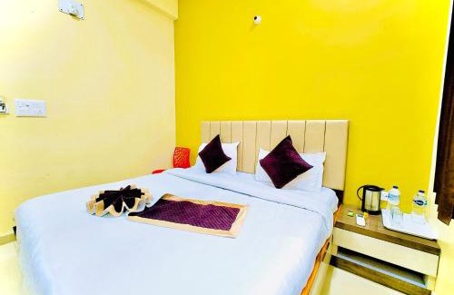 Varanasi Hotel | Varanasi Luxury Premium Hotel Medhya ! Grand Near Kashi Vishwanath Temple And Ganga Ghat With #Wi-Fi #Room Service - Fully Air Conditioned Rooms & Prime Location - Best Seller Hotel In Varanasi