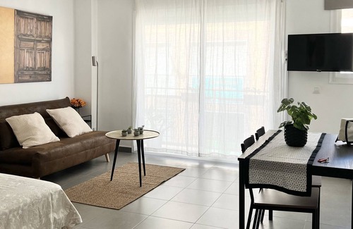 Ciudad Jardin Apartment | Varela 1 studio city