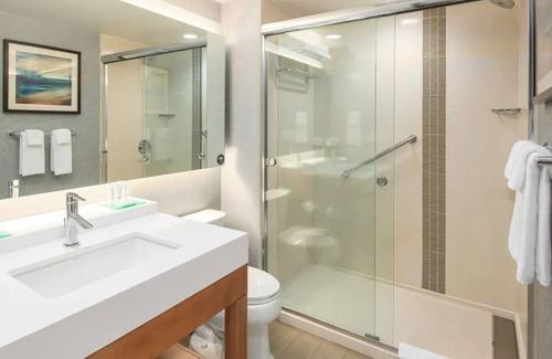 Greenville Downtown Hotel | Variety of Art at Art Crossing at Riverplace! 2 Spacious Units with Pool Access
