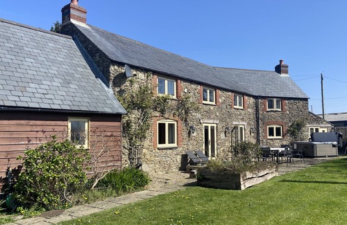 Barnstaple Cottage | Varley Lodge