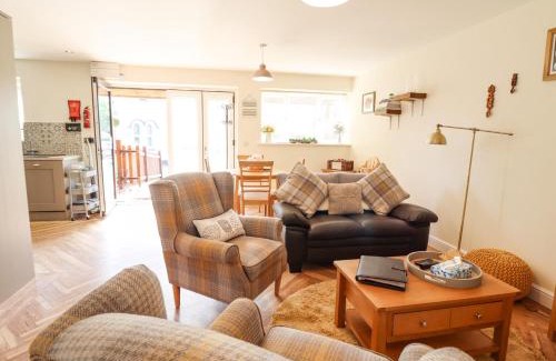 Newtown House | Varley Villa