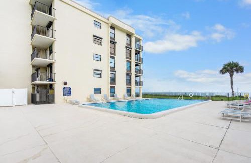 Crescent Beach House | Vast Ocean Views Pool Patio Tennis