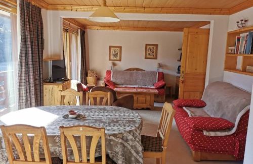 Les Allues Apartment | Vaste Appt 2 ch + cabine, 200m des pistes, parking, balcon sud, non-fumeur - FR-1-355-183