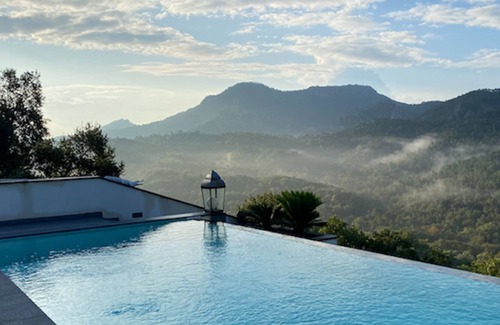 Les Adrets-de-l'Esterel Villa | Vaste Demeure D'architecte