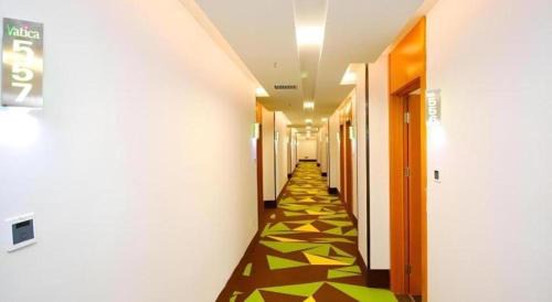 Luyang Qu Hotel | Vatica HeFei Baishuiba BHG Hotel