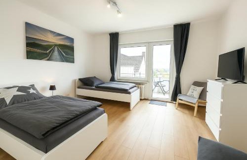 Remscheid Apartment | VAZ Apartments Freiheit 1 für Monteure und Fachkräfte, Küche, Balkon, TV, WLAN, Parkplatz, Autobahnähe