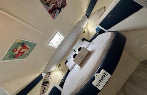 Valence Boat Rental | Vedette location à la nuitée sur l eau