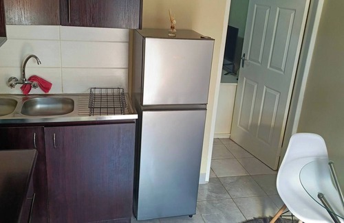 Blackheath Apartment | Veelux Self Catering Unit-wifi-netflix