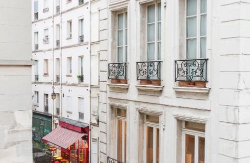 Les Iles Apartment | Veeve - Quai aux Fleurs Apartment