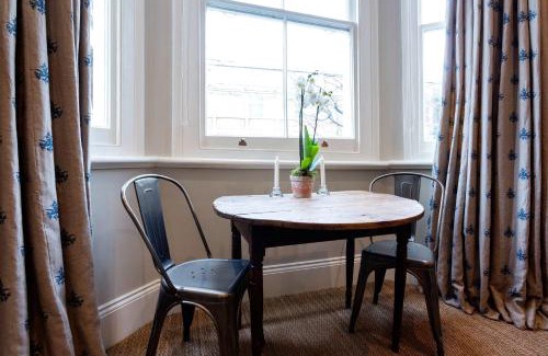 Addison Apartment | Veeve - Sinclair Sophistication