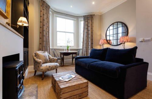 Addison Apartment | Veeve - Sinclair Sophistication