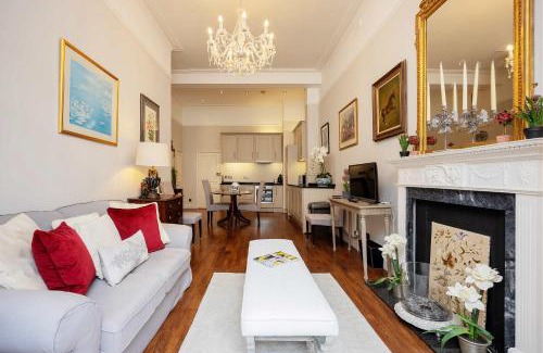 Redcliffe Apartment | Veeve - South Kensington Charm