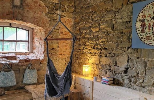 Miedzylesie House | Vegan House - kamienny pokój