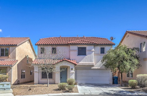 Enterprise House | Vegas 5 Bedroom, 3 bath vacation home with a pool!