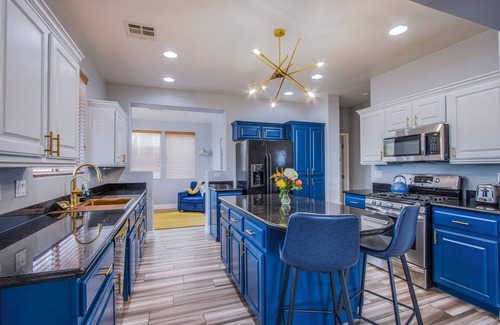 MacDonald Ranch House | Vegas Oasis, 15 mins to Strip, Sleeps 6-8, BBQ Grille & Firepit, Salt-Pool