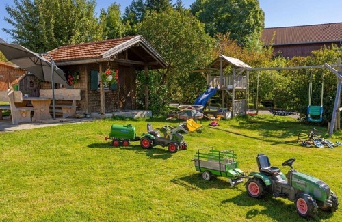 Nesselwang Apartment | Veiter-Hof, farm - vacation apartment Breitenberg, 2 bedrooms, shower/WC