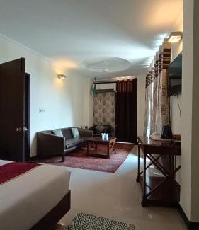 Kumarhatti Hotel | Velcrest