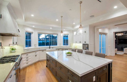 Tarzana Villa | Veloz Villa - The Prime Private Estate