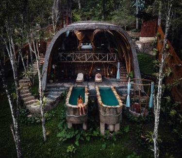 Sidemen Cabin | Veluvana Mountain