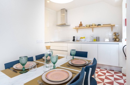 Santa Maria Maior Apartment | Velvet Dream (SJ)