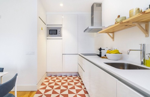 Santa Maria Maior Apartment | Velvet Dream (SJ)