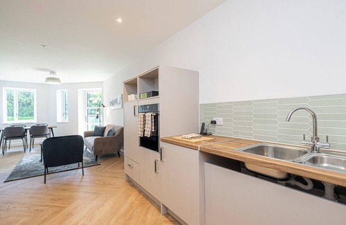 Leatherhead Apartment | Velvet Morning Light For Guests Aged 65s
