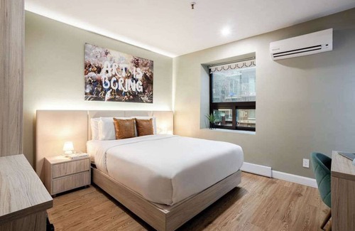 Gay Village Hotel | Velvet Queen – MTL Village Stay