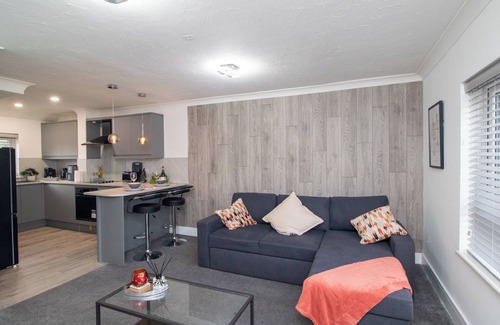 Basildon Apartment | VELVET VISTA