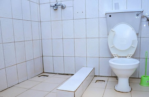 Jinja Hotel | Venchester Guest House