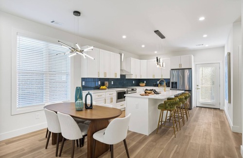 Atlanta House | Venetian Haus- Luxurious 5 bd 3ba New Construction near golf & major attractions