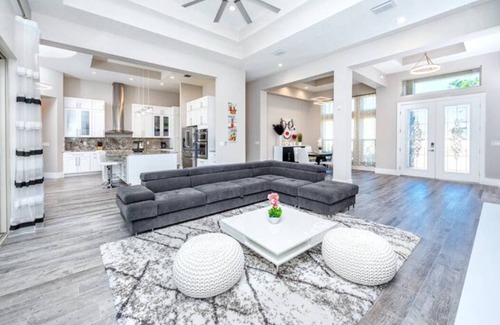 South Venice House | Venice 3 bedroom contemporary home with pool/spa and close to beautiful beaches