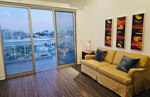 Del Rey Apartment | Venice Beach Getaway Steps from the Ocean Marina and Boardwalk