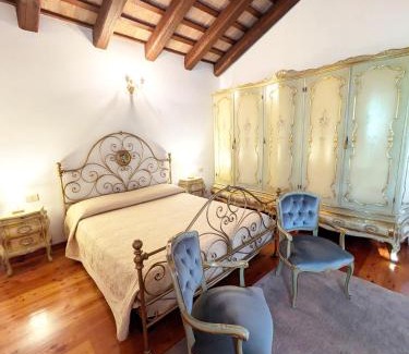 Campagna Lupia House | VENICE Elegant Bedroom with Private Bathroom