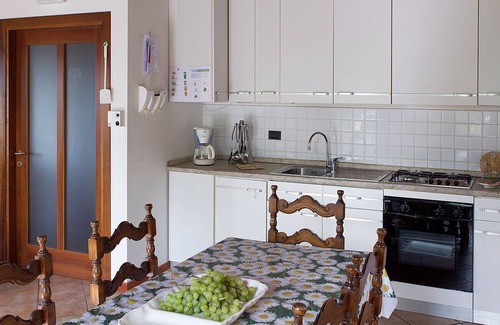 Cornoleda Apartment | VENICE in 1 hour by train and the colors of autumn in the Euganean Hills
