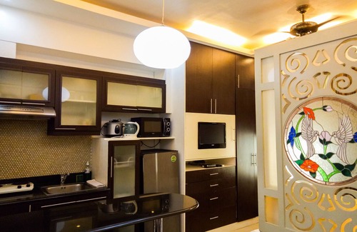 Pinagsama Hotel | Venice Mall Area McKinley Hill Taguig BGC