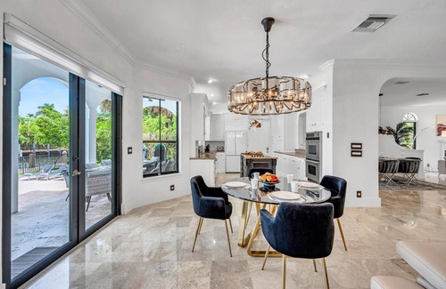 Colee Hammock Villa | Venice of America/Heated Pool/Canal View & Access/Isle Key/VlLLAS
