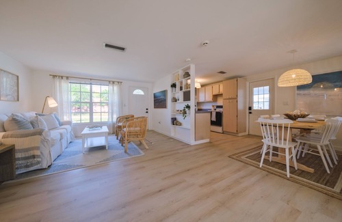 Venice Gardens House | Venice Villa - Minutes to Beaches + Pool